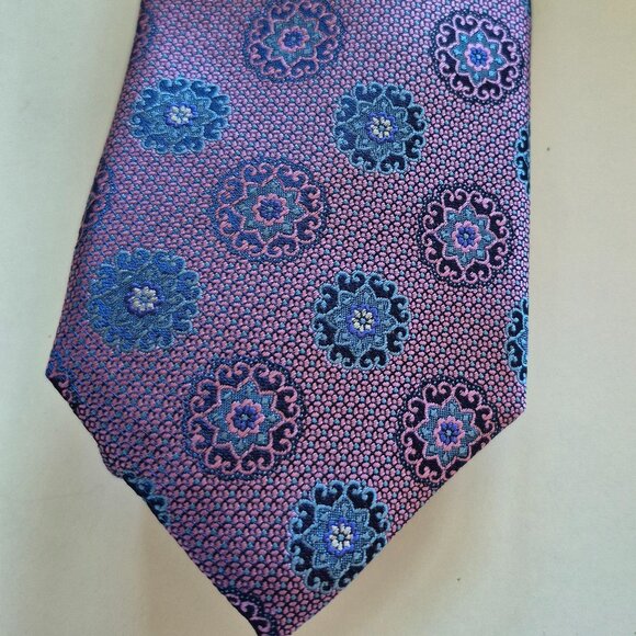 Canali 100% Silk Pink and Blue Medallion Tie - Picture 2 of 7